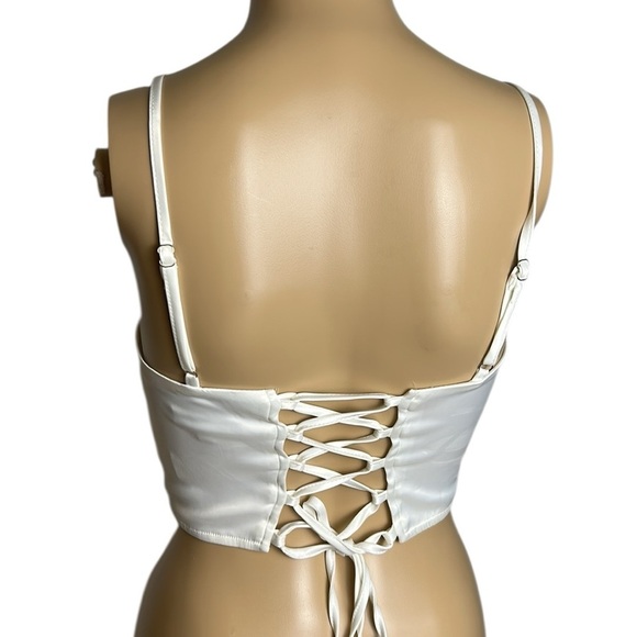 corset , white ,satin ,lace up ,adjustable ,Fashion Nova - Picture 3 of 12